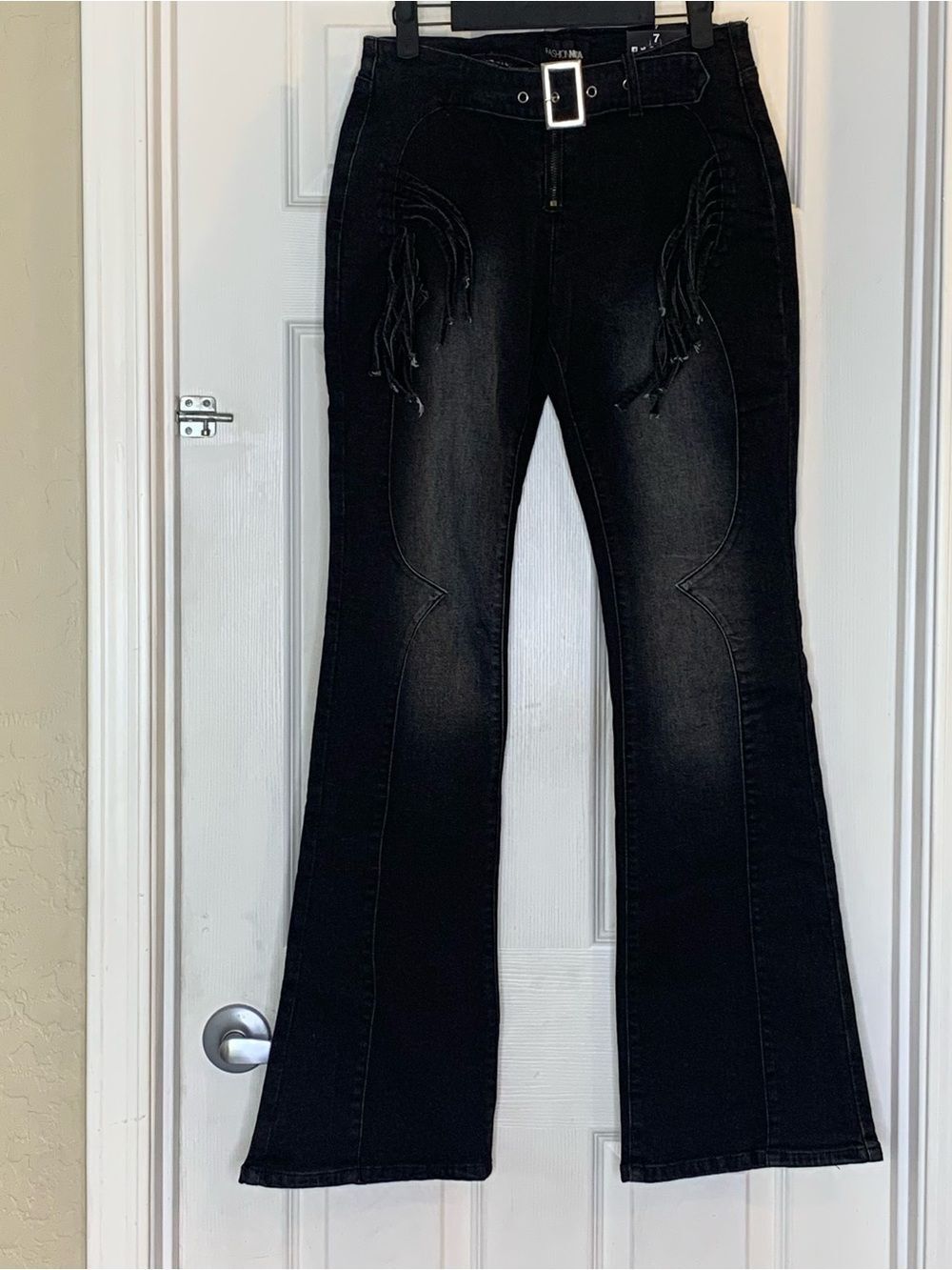 Fashion Nova On The Range Belted Bootcut Jeans Blackwash Size 7 Inseam 33”